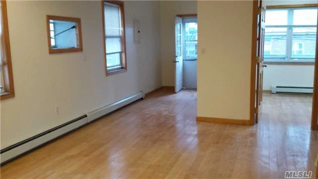 Fully Renovated, Hardwood Floors, Minutes To Subway R/M/7 Train, Convenient To All.