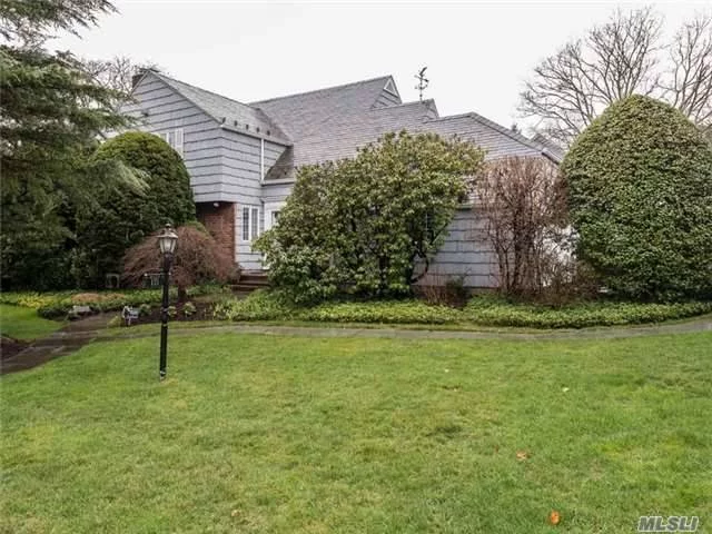 Inviting 10 Rm Slate Roof Col On Private Magnif Landscape .43 Acre In Heart Of Norgate, East Hills. Lg Lr, Fdr, Granite/Oak Eik Open To Den, New Pwdr Rm, 2nd Den, Br, Laundry.The 2nd Fl: Mstr Br W/Soaring, Beamed Ceiling, Huge Walk In Closet, Masterbth W/Jacuzzi&Steam Shwr, 2Brs, Study/Br, Hall Bth. Fin Bsmt, Wine Cellar, Office, New 2016 Gas Heat, Low Taxes. East Hills Park!!