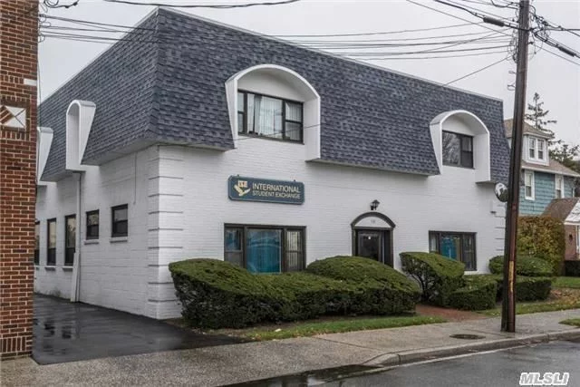 Babylon Village 2-Story Office Bldg W/6, 000+/- Sf Suitable For Medical Or Office. 17 Offices, 1 Large Area, Kit & 4 Half Baths. 2 Electric Meters, 2 Gas Ha Heat, & 2 Zone Cac. 400 Amps. 14 Parking Spots + On Street Parking. Walking Distance To Babylon Village And Lirr.