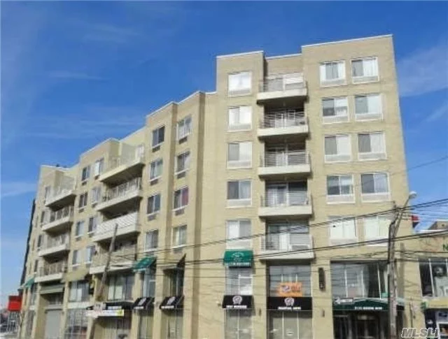 Currently In Its 7th Year Of The 25-Year 421A Tax Abatement. Conveniently Located Just 5 Mins From The Subway With Plenty Of Grocery Stores, Restaurants And Shopping Centers In The Area. South Facing.