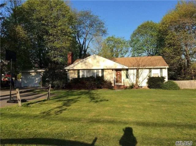 Mint Charming Ranch, Walk To Lirr, Hardwood A Floors, Village Elementary School