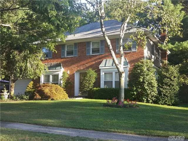 Stately Charter Oaks Center Hall Col On Most Desirable Street In Kings Park! Well Maintained W/Pride Of Ownership Featuring An Entry Foyer, Flr, Fdr, Den, Eik, 1st Fl Lndry W/Interior Gar Ent, Powder Rm, Mbr Suite W/Full Ba, Closets Galore, 3 Add&rsquo;l Br&rsquo;s Full Ba. Flat .23 Acre. Here Is Your Opportunity To Own Among Manicured Properties With Sidewalks And Sewers As A Bonus.