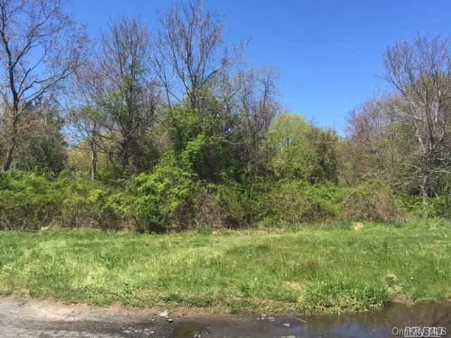 Cutchogue Buildable Acre-Level One Acre Building Parcel With Board Of Health Approval, Building Permit And Letter From Suffolk County Water Authority. Ready To Go!