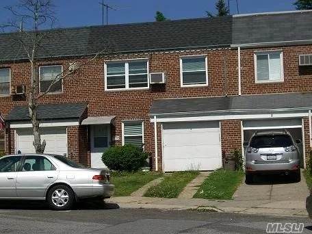 Beautiful Duplex Apt. W/Private Washer & Dryer, 1.5Bath, Dr. To Back Yard * Share With 2nd Floor Tenant. To Enjoy Outdoor Bbq. Heat & Water Include, Parking Include