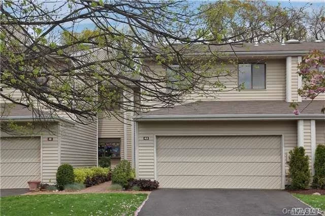 Desirable Aspen Model In Woodbury Greens Community. Great Location On Green Belt At Mouth Of Cul De Sac. Gorgeous New Silestone And Ss Eik W/ White Soft Slide Cabinets & Glass Tile Backsplash. Private Wood Deck Off Lr, Huge Master Bedroom Suite, Full Basement. Famed Syosset #2 Sd. Community Boosts Low Maintenance, Recently Redone Pool, Tennis Court, Taxes Being Grieved.