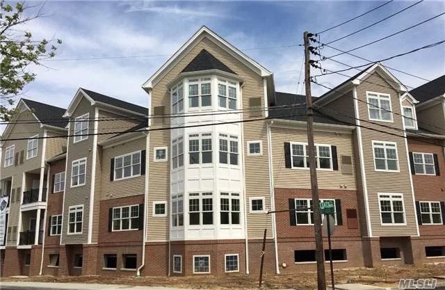 Fabulous Brand New Luxury One Bedroom Apartment With One Bathroom Located In Port Jefferson Near The Lirr Station. This Complex Offers Full Kitchens And Washer/Dryer In Apartment. Outstanding Complex With A Fitness Center, Outdoor Barbeques And Many More Amenities. Secure Entrance And Comfortable Lobby