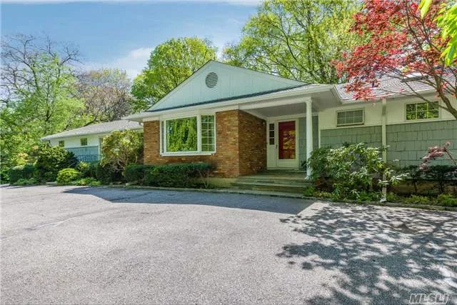 Sun-Drenched Ranch Off Quiet Cul-De-Sac, Approached By Large Circular Driveway. Spacious 3/4 Brs, 2.5 Bths W/Large Principal Rms. Cathedral Entry, Oversized Lr, Fdr, Den W/Fpl, Cook&rsquo;s Kitchen, Wet Bar & Butlers Pantry Opens To Den & Oversized Art Studio/Great Rm. Mstr Bdrm Ste W/Sep. Office, 2 Add&rsquo;l Brs, 2.5 Bths, Mudroom, Laundry & Bsmnt.