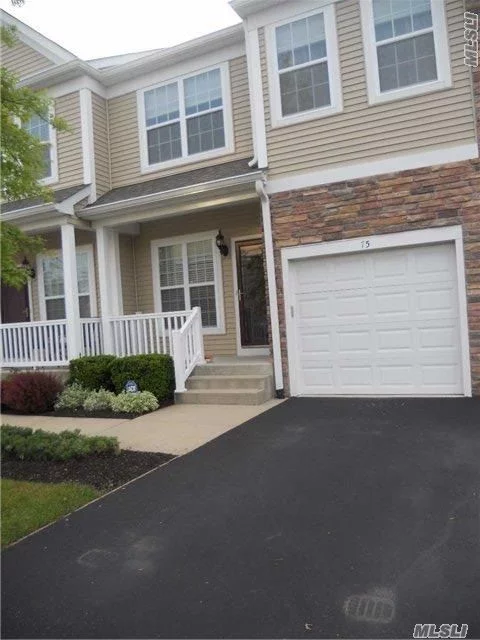 Beautiful Young Townhouse In The Seasons Of Massapequa. Hardly Lived In And In Pristine Condition. Private Setting On The Woods. Great Finished Basement With A Serving Bar And Small Refrigerator. Bar Stools In Kitchen Are A Gift. Easy Luxury Living With Clubhouse And Pool To Enjoy!
