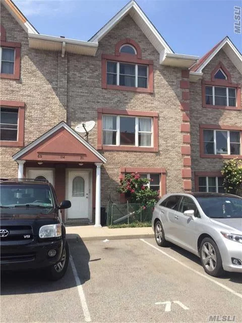 Amazing Duplex Apartment! 2 & 3 Floor, 3 Bedrooms And 2.5 Bath, With Private Balconies. Lots Of Counter Space In The Kitchen, Formal Dinning Room, Formal Living Room, Hardwood Floor Throughout, Central Cold And Hot Air, 1 Parking Included, Great Space Don&rsquo;t Miss Out!