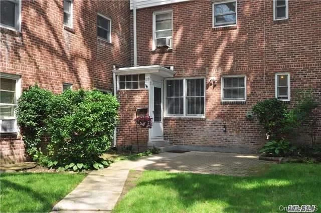 1st Time Buyers Or Downsizing. Completely Redone 2 Bedroom, 1 Full Bath Unit! Move Right In Condition! Easy Access Ground Floor Corner Unit With Patio & Parking Spot In Front. Great Nyc Commute, 4 Minutes To Train. Beautifully Landscaped Grounds. Enjoy Glen Cove Beaches, Tennis & Golf Course. Nearby Shopping & Bus.