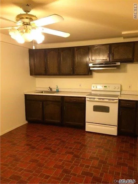 Cozy Apt Close To Everything. Large Lr, Big Eik, 1 Br & 1 Bath