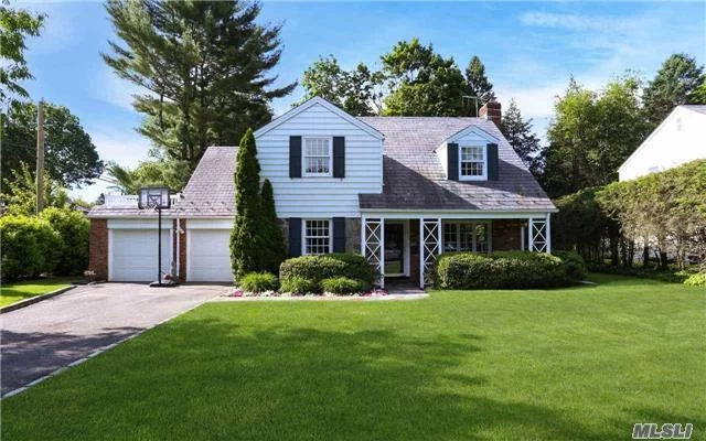 Timeless Fr Porch Chc. Set On One Of The Most Prk-Like And Desirable Sts In Munsey Park. 3Br 1.5 Bth Home Has Been Upd W Chef&rsquo;s Kitche-Cust Cab, Gr Ctrs, Top Of The Line Appl, And Btlr&rsquo;s Bar. Fr Leads To The B-Stone Patio Thru Dbl Fr Drs. Upd And Eff 2 Zone Hvac. Osized Cust Marvin Wind, Cust Mill Wrk Thruout. Huge Fam Bth W Spa And Stm Shwer. 2/Car Gar. So Much More!