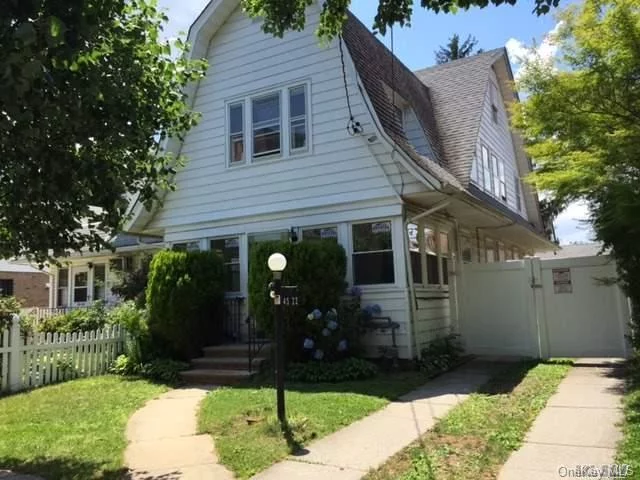 Newly Renovated 3Br/1.5Bth Whole House For Rent. Conveniently Located 1/2 Block Away From Northern Blvd (Buses, Shops, Restaurants) And 3Blocks Away From Cross Island Parkway. House Has A Brand New Modern Kit And Bth, Plenty Of Storage Space, Fresh Coat Of Paint. Private Driveway And 2 Car Garage