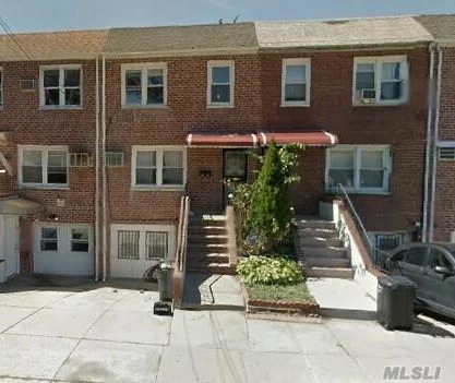 3 Br, 1 Full Bath, Finished Kitchen, Gas Stove And Heat, Very Convenient And Quiet Location