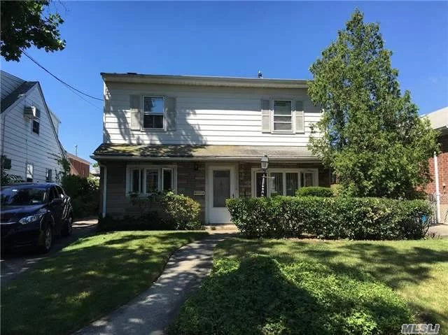 Det. Two Story Large House Located Oakland Garden, Featuring 4 Bedrms , Family Rm , 2 F Baths 1782 Sq. Living Area, 4000 Lot Size , Family Rm With Slide Door To Fenced Back Yard. New Heating R3 Zone For 2 Family Area