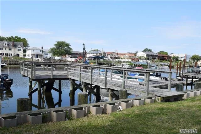 Gorgeous 40' X 190' Waterfront Lot With New Bulkhead & Deck. Build Your Dream Home !!!!!