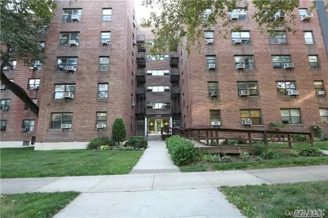 Large 1 Bedroom Apartment With Windows In Every Room, Corner Unit, Outdoor Parking Spot Available At Closing For An Extra Charge, Low Maintenance. Just 15% Down Payment, Seasonal Pool, Tennis Court And Basketball Court. Steps Away From Qm6- Qm8 Express Bus To Manhattan.