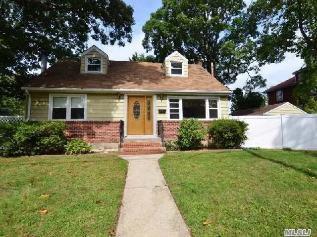 Fantastic Cape House Rental. Located In The Melville Triangle. Close To Shopping, Parkways South Huntington School District. This House Has Modern Kitchen And Bathrooms, Wood Floors, New Windows, New Gas Burner, Yard Deck, Detached Garage