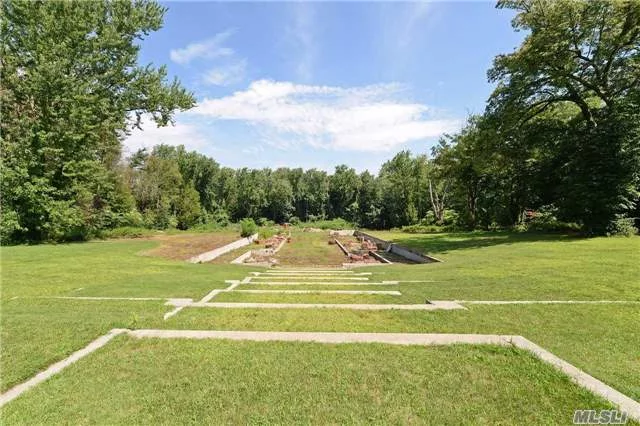 Land Parcel In The Village Of Lattingtown Offering A Magnificent Setting Behind The Newly Built Stately Brick Wall. This Buildable Lot Can Be Purchased Separately Or Combined With The Adjacent 17 Gables Estate On 5.82 Acres To Create An 11 Acre Compound Directly Across From A Private Country Club&rsquo;s Main Entrance. Locust Valley Schools.