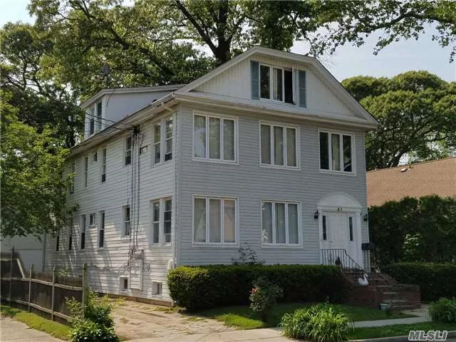 Lovely Lynbrook Colonial - First Floor Of Legal 3-Family Home. Use Of Yard.