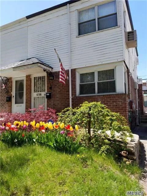 Beautiful One Dwelling House In Fresh Meadows. Facing East To The Park. Easy Access To Transportation And Lie 495.