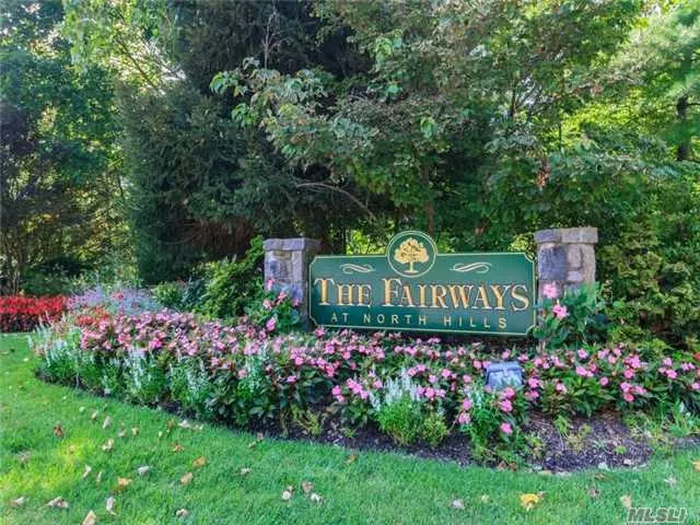 The Fairways - A Sought After Community W/Pool, Tennis & Security On Lushly Landscaped Property.This Balmoral Model Offers Spacious, 1-Level Living In Prime Location. Master W/H&H Bths, Dressing Area & Built-Ins, 2nd Bdrm/Offc & Laundry On Main Floor. Lr W/Vaulted Ceiling, Fpl. Large Private Drive, Deck Leading To Beautiful Yard Space. Cavernous Basement & Tons Of Closets.