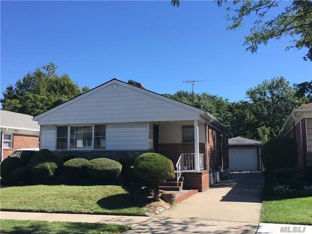 Whole House Rental ! Detached Brick Ranch House In Center Of Bayside Area. 3 Bedrooms And 2 Bath, Finished Basement, Detached Garage With Long Driveway . 2 Mins Walk To Oakland Lake Park. School District 26 ( P.S.203, M.S.158, Cardozo High School). Public Trans Q12, Q13, Q31, Q27. 8 Mins Walk To Lirr. One Block Away From Northern Blvd. Close To All!