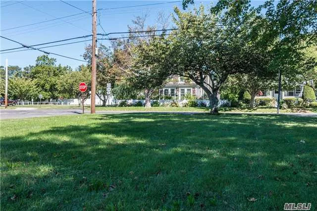 Unusual Opportunity To Find A Greenport Village Land Parcel Within The West Dublin Neighborhood. Cleared & Level Lot Within The Greenport Village Sewer & Electric District. Take Advantage Of This Location With 6th Street Beach At The End Of The Road To Create Your Retreat Behind The Hedges! Nice Deep Lot For Pool & More! Just Blocks Away From The Ferry & Train Terminal.