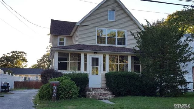 Totally Renovated 3/4 Bedrooms, Granite Kitchen W/Ss Appliances, Dining Rm, Living Rm, 2 Full Baths, W/D, Cac.