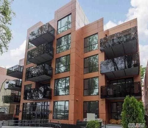 1Br Condo Located Mins Walking To The Lirr, Buses, Shopping & Restaurants. Full Height Windows,  Designer Cabinetry & New Stainless Steel Appliances, Carrera Porcelain Bathroom, Wood Floors, Washer/Dryer In Unit, Huge Private Terrace. Digital Video Intercom System, Video Security. Amenities Incl: Roof Top Deck, Fitness Center, Storage. Pet Allowed With Landlord Approval.