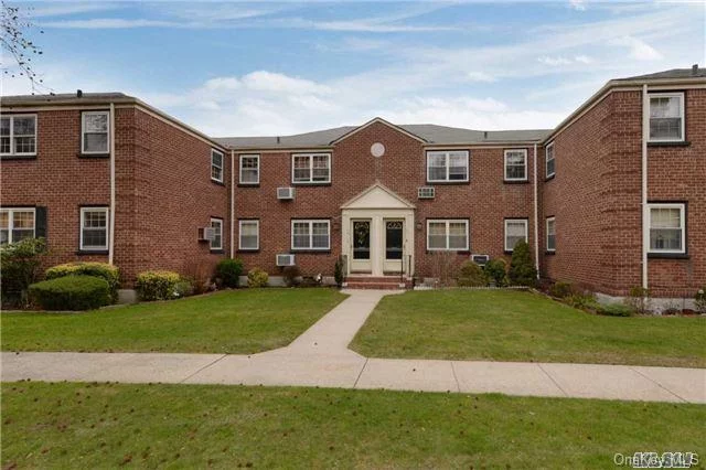 Hollis Court, Bright Upper Unit, Which Has Its Own Washer And Dryer In Apartment, Updated Kitchen, Hardwood Floors, Great Location, Between Alley Pond Park & Cunningham Park, Near Schools & Shops, Express Bus To City, Qm5 & Qm8, The Unit Also Has An Attic For Storage.