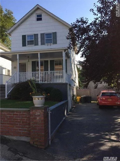 Adorable Colonial Lovingly Cared For. Beautiful Property With Patios, Specimen Plantings And Igs.