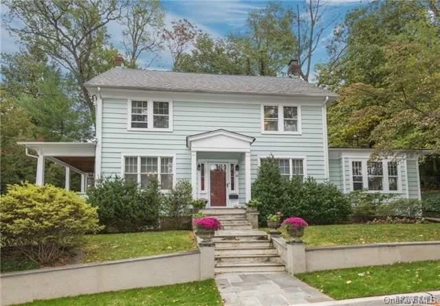 Meticulously Maintained Vintage 4 Br, 1.5 Bth Colfeaturing Bright Entertaining Rms W/Classic Moldings & Hdwd Flrs. Elegant Lr/Fp, Oversized Fam Rm, Fdr, Eik W/Window Walled Breakfast Area & Door Leading To Covered Porch.New Appliances & Lg Pantry.Mud Rm/Laundry Rm W/Back Door Leading To Slate Patio & Private Backyard. Attic, Full Bsmt.Close To Shops. Park & Trans. Ros Sd#3