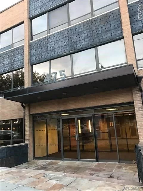 1500 To 2000 Sq Ft Space Available, Fully Furnished, Newly Remodeled In An Elevator Office Building On Northern Blvd. Close To Main Road And Highways And Transportation. Comes With Parking This Is A Sublease And The Price Is Cheaper Than Today&rsquo;s Rate