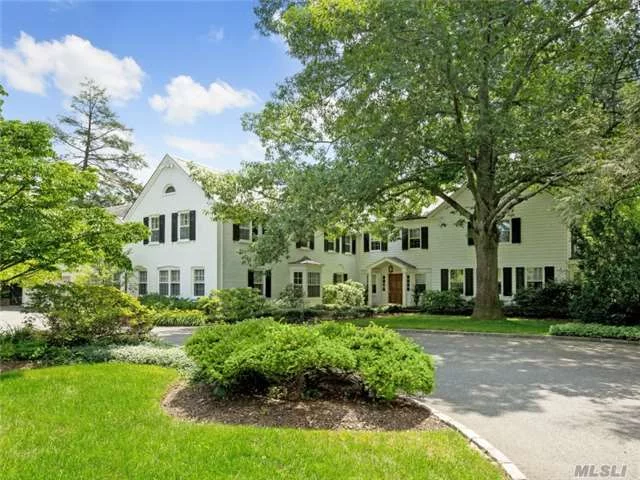 $250.000.00 Price Reduction! This Gracious Country Manor Sits On 2 Beautiful Level Acres, Updated For Todays Lifestyle Yet Charm & Grandeur Remain.Built For Entertaining, It Offers Grand Formal Rms, Expansive Kitchen W 2 Dens & Walk Out To Enclosed Patio & Cabana. Master Suite W Private Dressing/Fpl, 5 Add&rsquo;l Bds. Outdoor Covered Kitchen & Ig Pool. Sd#2