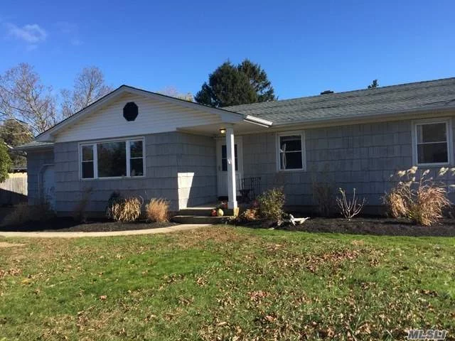 Beautiful 3 Bedroom, 2 Bath,  Updated Kitchen, Washer/Dryer, Wood Floors. Lovely Enclosed Heated Patio. Fabulous North Fork Living, Close To Restaurants, Wineries And Beaches (Cedar And Goose Creek).