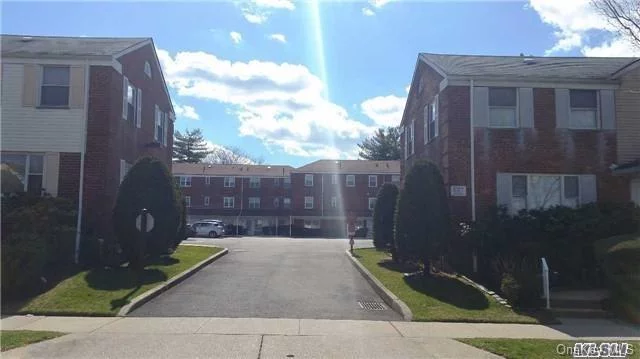 Garden Style Apt. 2 Bedrooms & 1 Full Bath, Updated Kit With Stainless Steel Appliances. Fitness, Pool & Private Parking Space Right At Front, Express Buss To City. Sd#26 Ps.213, Ms.74 Close To Alley Pond Park, Macy&rsquo;s Shopping Center, Fairway Market And Much More A Must See!!