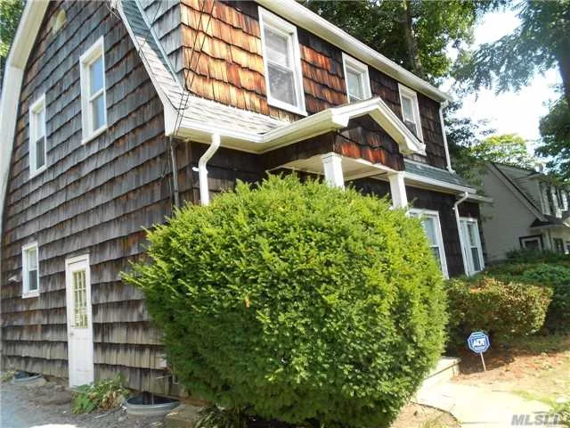 Sunny 3 Bedroom Colonial. 1. Bths. Living Rm, Dining Room, Sun Porch, Hardwood Floors Throughout. Washer/Dryer In Basement. Nice Location, Close To Shopping, Restaurants And Train. Small Fenced In Backyard.