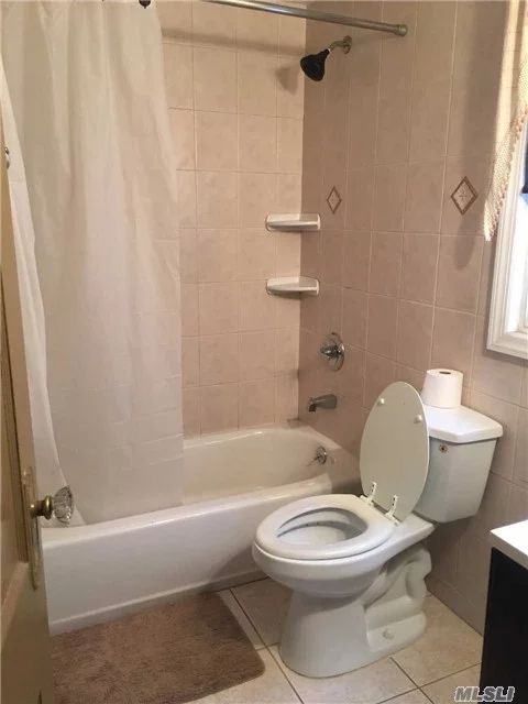 3 Bedroom And Bathroom On First Floor. Walking Distance To Macneil Park And Transportation. Small Dogs Allowed. Tenant Responsible For Electric, Gas And Hot Water. Parking Space Available For $150.