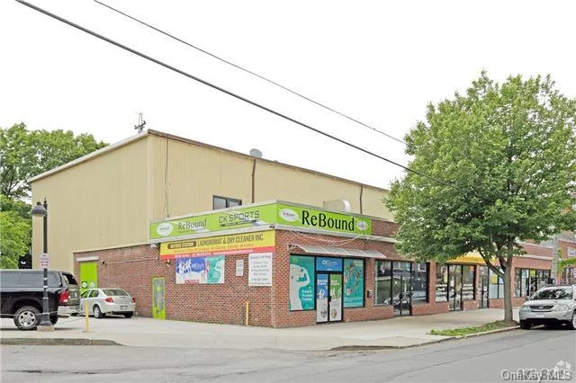 About 2000Sqft To 4000 Sqft Retail Space Duplex, Currently Occupied By Sport And Arthetiect Office With Huge Parking Lot. Next To The Lirr. Tons Foot Traffic. Area Tenants Include, Dunkin&rsquo; Donuts, 7-Eleven, Rite Aid, European Wax Center, Uno Pizzeria, Beach Bum Tanning, Ups Store