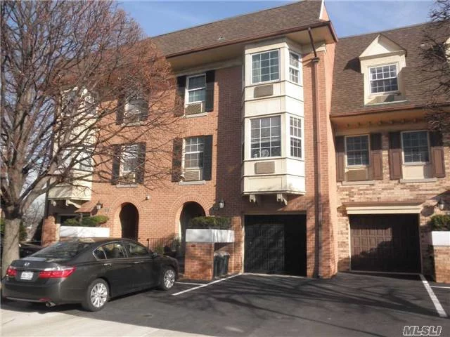 Move Right In To This Beautifully One Bedroom In Gated Condo Community With 24 Hour Security, Sliding Doors, Patio, Parking Spot Included. Own Washer/Dryer. Enjoy Indoor/Outdoor Pool, Tennis Courts, Gym.