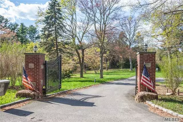 Build Your Dream Estate On 22 Breathtaking Acres Or Take Advantage Of A Possible 2 Lot Or As Of Right 4 Lot Sub-Division. Located Among Other Estates And New Homes With Easy Access To Nyc Airports, Golf, Beach. Great For Equestrian Enthusiasts. Locust Valley Sd.
