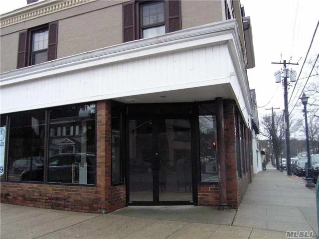 Prime Retail Storefront In The Heart Of Oyster Bay. (Was Appliance World For 20 Yrs) Near Roosevelt Park/Waterfront Center, Beaches, Town Hall, Street Parking And Municipal Lots Nearby. (Additional Small Store Adjacent And Facing South Street Also Available $1300.00-Was Nail Establishment)