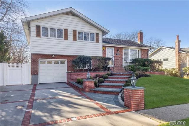 Beautiful Split Located Minutes From Shopping, Dining & More. Updated Split Features 3 Bedrooms On Second Lvl With 4th Br On Lower Lvl. House Is Highlighted By The Large Lr, Fdr & Eik All On Main Flr & Over-Sized Den On Lower Lvl. Smart Home: Control Entry Door Lock, Garage Door Opener Igs & Light From Smartphone/Pc/Tablet.