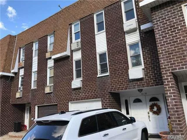 Beautiful 3rd Floor Bayside Apartment For Rent. Includes 3 Bedrooms, 2 Full Baths, Living Room, Dining Room And Eat In Kitchen With Dishwasher. Washer/Dryer And 2 Air Conditioners In Unit. Hardwood And Carpeting Throughout. Garage + Driveway Included!