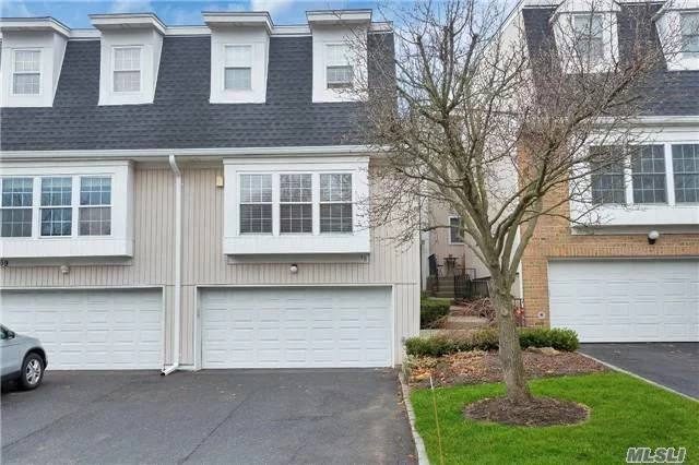 Largest Model On The Greenbelt!! New Cac/Heat Unit. Updated Windows, Kitchen With Granite Counters, Wood Cabinets, & Ss Appliances. Hardwood Flooring. Crown Molding. 2 Updated Baths. New Garage Door, Added Insulation, Dr With Tray Ceiling, Heated Finished Basement!