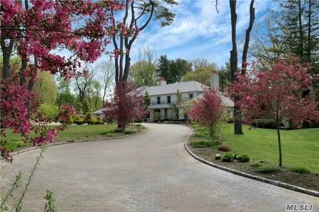 Set Behind Gated Entry, This Magnificent Residence Offers 9000Sqft Of Unparalleled Luxury, First And Second Floor Master Suites, Plus 6 Additional Bedrooms Each W Private Baths. Timeless Gold Coast Living On 4.25 Acres With Ig Pool, Wheatley Sd#2