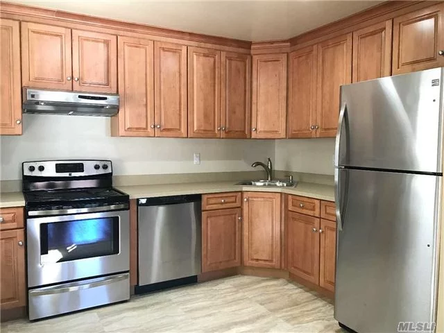 Bay Terrace Brand New Duplex W/Hard Wood Floors. This Sun Drenched Apt W/Private Backyard Features 2 Large Br&rsquo;s, 2 Full Baths & Full Finished Basement Ideal For Family Or Rec. Rm, Laundry Room & 2 Pvt Parking Spots. Blocks To Fort Totten And Bay Terrace Shopping. Only 2 Miles To Lirr Station At Bell Blvd And Qm2/Qm32 Express Buses To Midtown 2 Blocks Away.