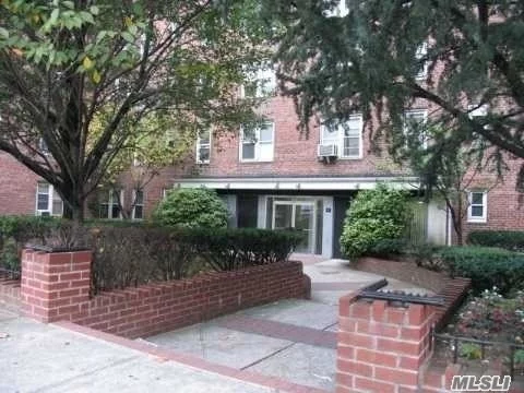 Beautiful, Fully Renovated Jr4 For Rent In Forest Hills. It Features Eat In Kitchen With Stainless Steel Appliances, A Large Living Room, 2 Spacious Bedrooms And Hardwood Floors Throughout. Walk To Subway & Express Bus, Steps To Shopping And Minutes To Major Highways.