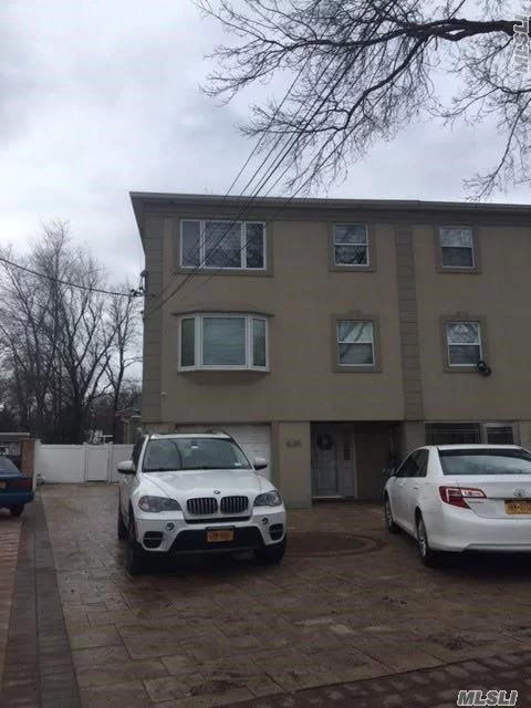 Beautifully Renovated Duplex Apartment In Bayside. Includes Living Room, Dining Room, Kitchen, 3 Bedrooms, And 2 Bathrooms. Also Includes Stainless Steel Appliances, Brand New Kitchen And Bathroom, And Carpet. Near Express Bus, Buses, And Shops. A Must See!